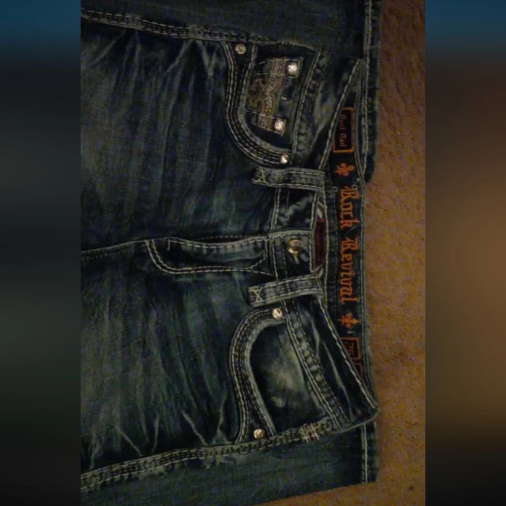 Jeans - Picture 2 of 3